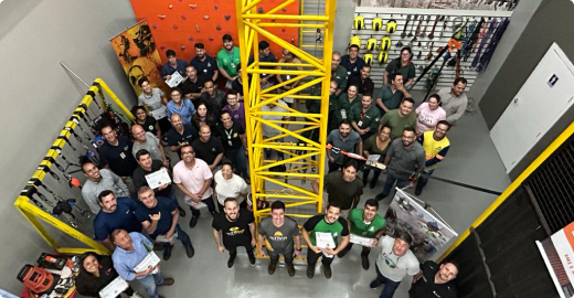 mais de 3000 trabalhadores treinados